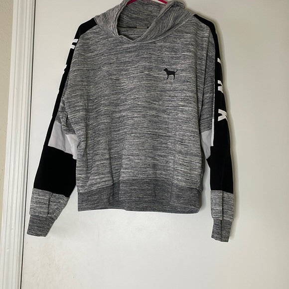 PINK Victoria's Secret Sweaters - PINK Victoria Secrets Pullover Sweatshirt (Preowned)